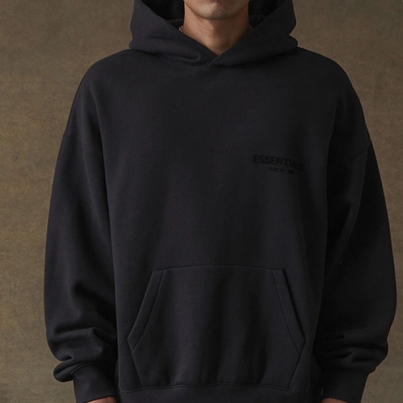 New ESSENTIALS Fear of God Black Hoodie - Picture 10 of 10